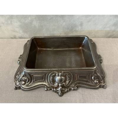 Cast iron receptacle, fully polished and varnished, dating from the 19th century.