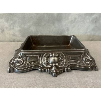 Cast iron receptacle, fully polished and varnished, dating from the 19th century.