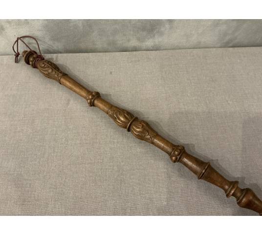 Belle balayette ancienne en chêne sculpté d'époque 19 ème