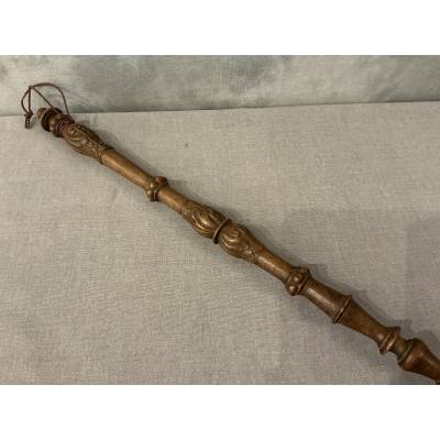 Belle balayette ancienne en chêne sculpté d'époque 19 ème