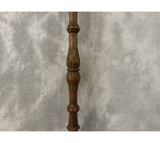 Belle balayette ancienne en chêne sculpté d'époque 19 ème