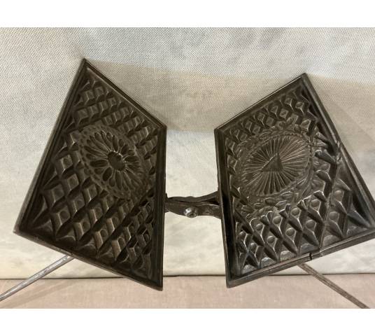 Gaufrier en fonte et fer d'époque fin 18 ème