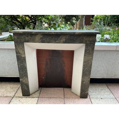 Decorative fireplace in painted wood, faux marble style, dating from the late 19th century