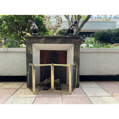 Decorative fireplace in painted wood, faux marble style, dating from the late 19th century