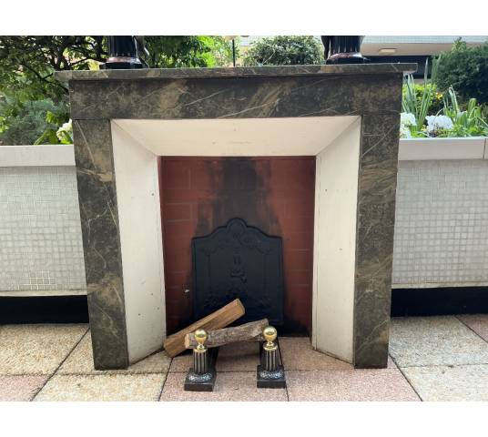 Decorative fireplace in painted wood, faux marble style, dating from the late 19th century