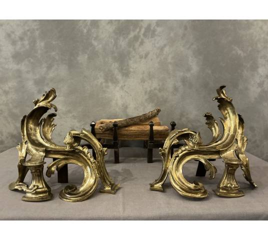 Paire de chenets anciens en bronze d'époque 19 ème de style Louis XV