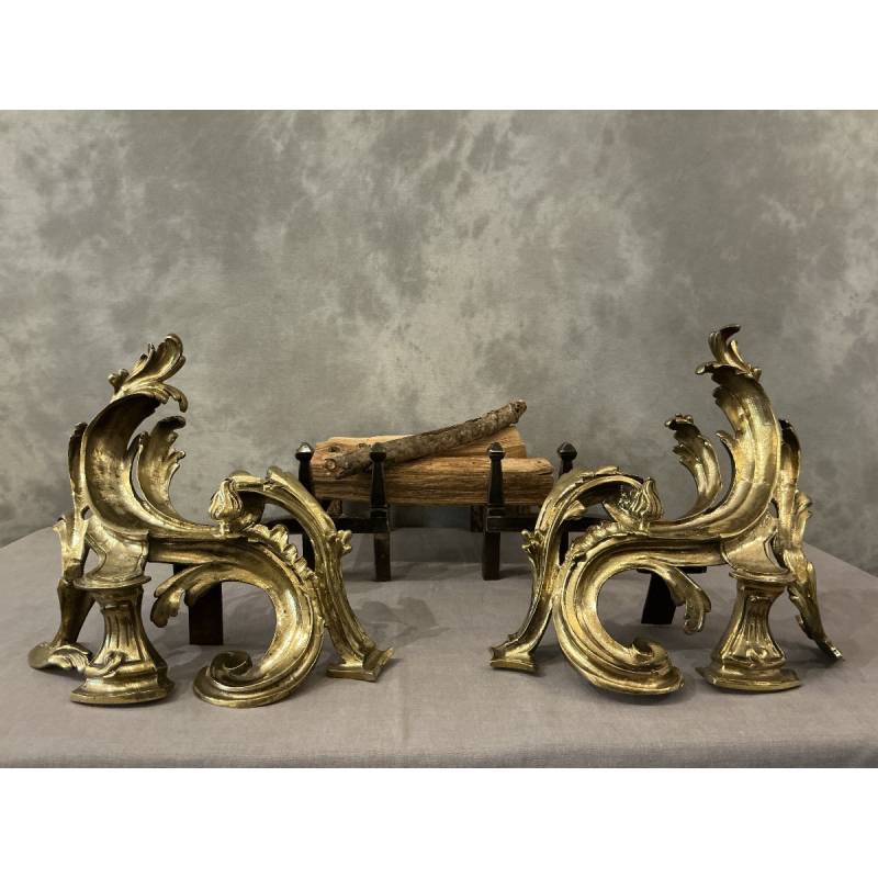 Paire de chenets anciens en bronze d'époque 19 ème de style Louis XV