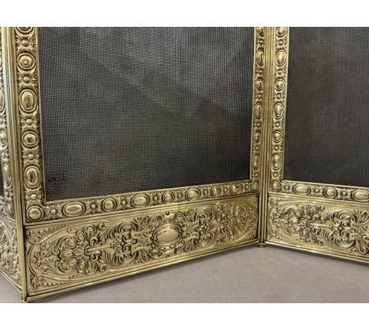 Pare feu de cheminée ancien en laiton pressé d'époque 19 ème