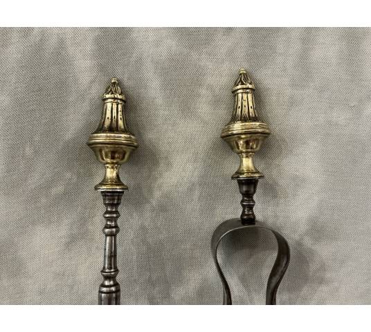 Grand ensemble d'une pelle et d'une pince en fer et bronze d'époque 19 ème