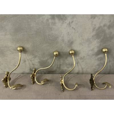 Set of 4 brass coat hooks/hooks from the 19th century