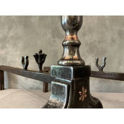 Beaux chenets anciens en fer forgé et cuivre d'époque 18 ème