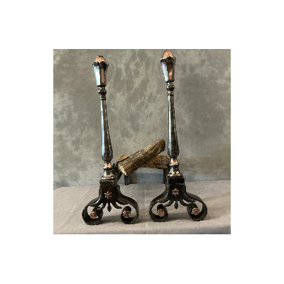 Beaux chenets anciens en fer forgé et cuivre d'époque 18 ème