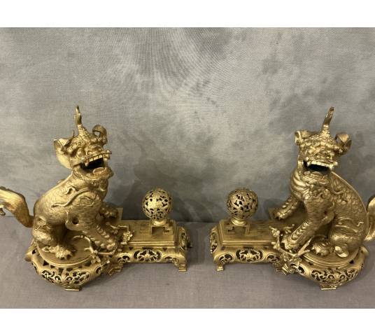 Paire de chenets chiens fô en bronze doré d'époque 19 ème