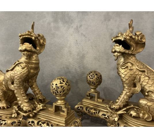 Paire de chenets chiens fô en bronze doré d'époque 19 ème