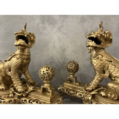 Paire de chenets chiens fô en bronze doré d'époque 19 ème