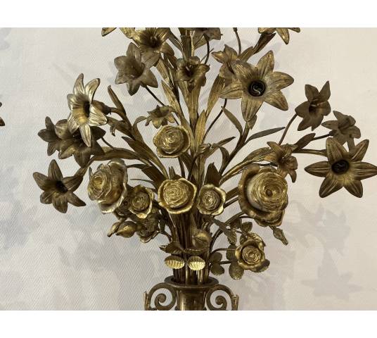 Paire de candélabres bouquets de fleurs en laiton d'époque 19 ème