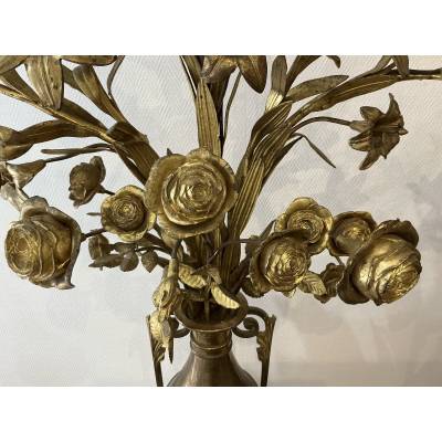 Paire de candélabres bouquets de fleurs en laiton d'époque 19 ème