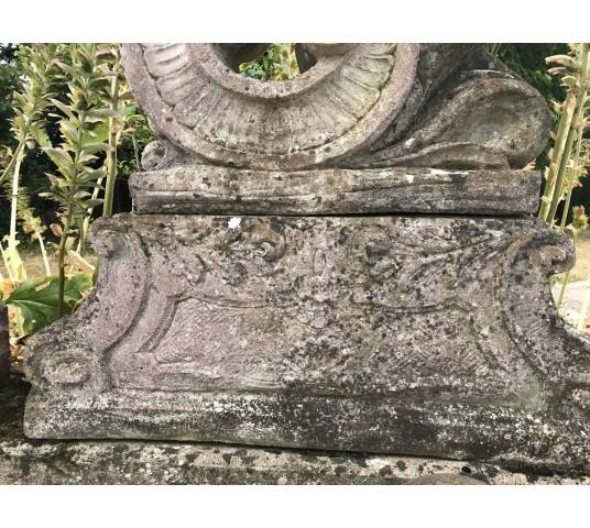 2 or 4 reconstituted stone garden statues, 20th century