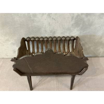Petite grille à charbon en fonte d'époque fin 19 ème