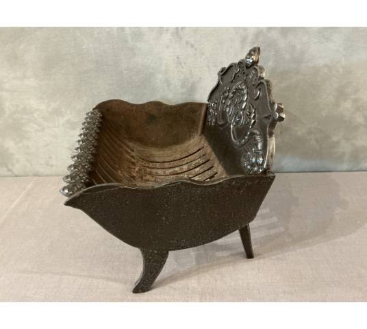 Petite grille à charbon en fonte d'époque fin 19 ème