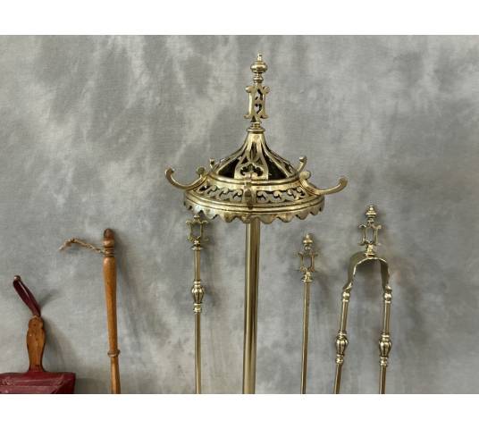 Grand et beau serviteur de cheminée ancien en laiton et bronze d'époque début 19 ème
