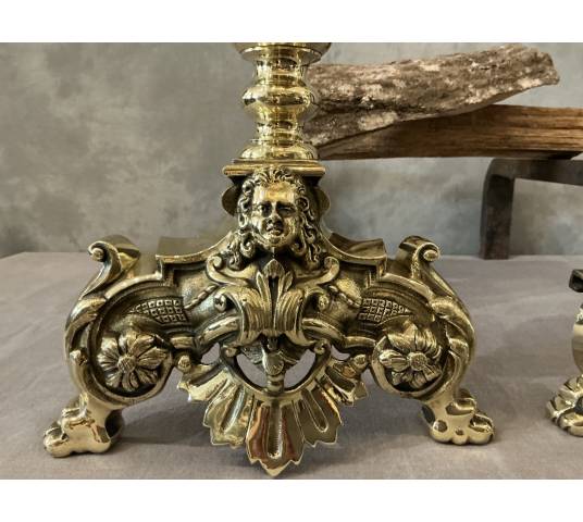 Beaux chenets anciens en laiton d'époque 19 ème de style Louis XIV