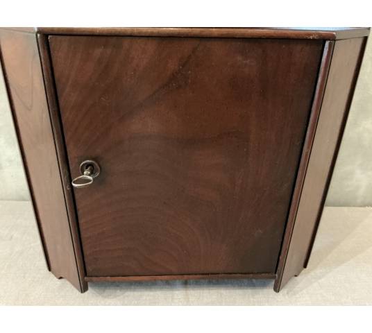 Petite étagère de coin en acajou d'époque 19 ème