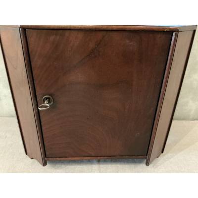 Small 19th-century mahogany corner shelf