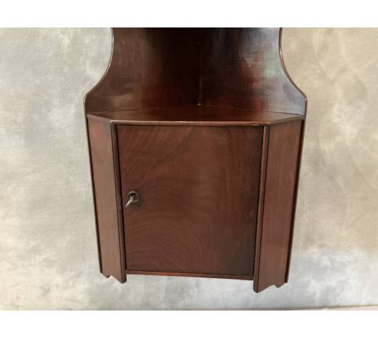 Petite étagère de coin en acajou d'époque 19 ème