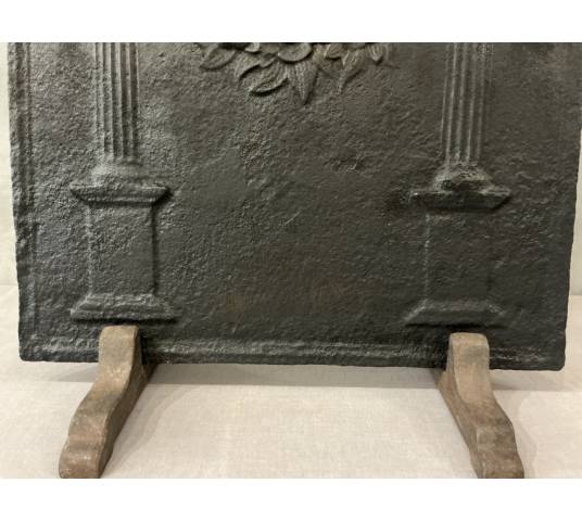 Plaque de cheminée ancienne en fonte d'époque 18 ème