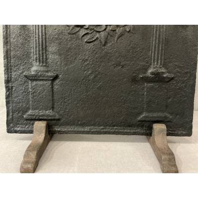 Plaque de cheminée ancienne en fonte d'époque 18 ème