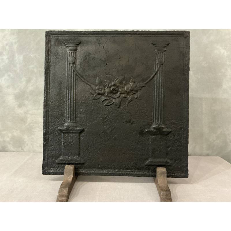 Plaque de cheminée ancienne en fonte d'époque 18 ème