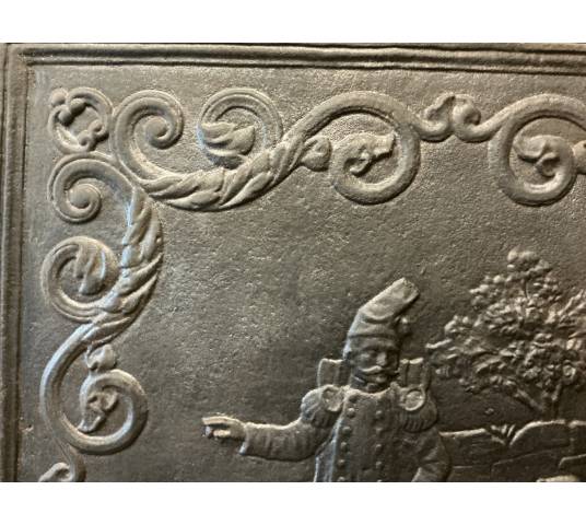 Grande plaque de cheminée ancienne en fonte d'époque 19 ème (82X82cm)