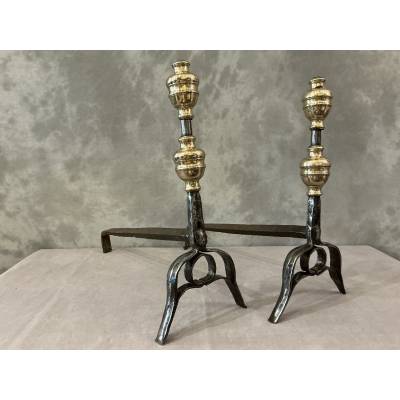 Paire de chenets ancien en fer forgé et laiton d'époque 17 ème