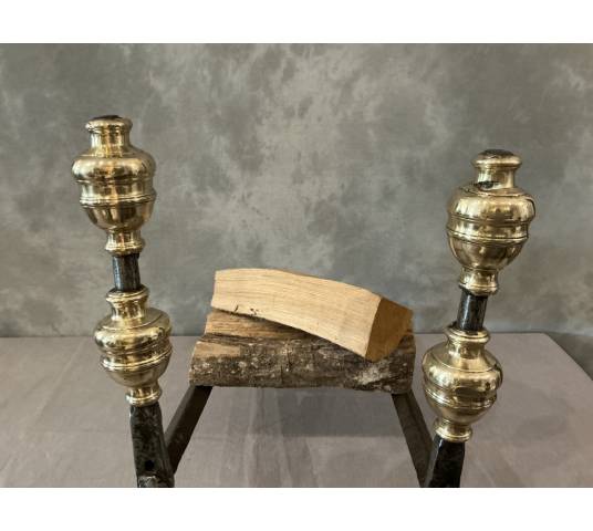 Paire de chenets ancien en fer forgé et laiton d'époque 17 ème