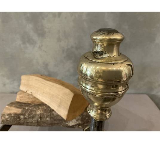 Paire de chenets ancien en fer forgé et laiton d'époque 17 ème
