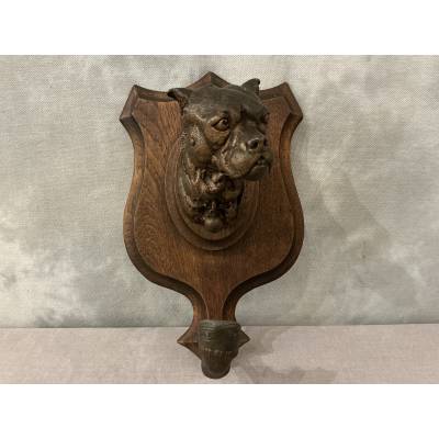 Porte manteaux ancien en régule sur bois d'époque fin 19 ème