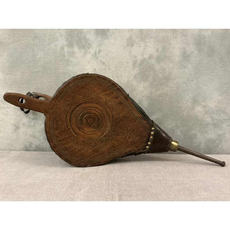 Soufflet de cheminée ancien en bois rustique d'époque 18 ème