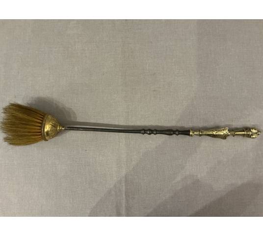 Petite balayette de cheminée ancienne en fer et bronze d'époque 19 ème