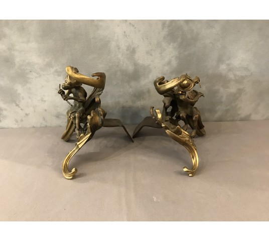 Beaux track old models to monkeys in golden bronze at the time 19 th