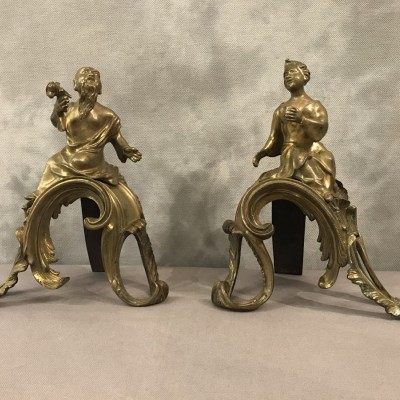 Beautiful pair of bronze tracks decorated in the Louis XV era Chinese