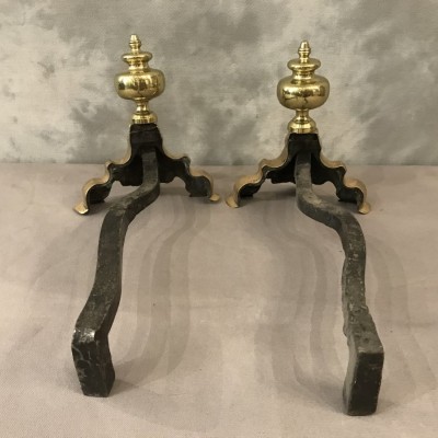 Paire de chenets en laiton d'époque 19ème aux marmousets