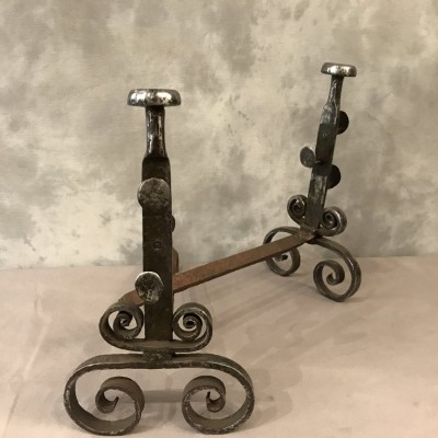 Paire de chenets en fer forgé d'époque 18ème siècle