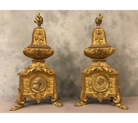Beaux chenets en bronze doré d'époque Louis XIV Régence
