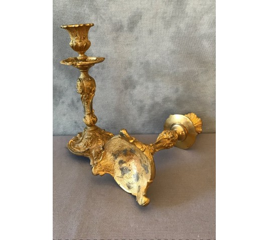 Paire de bougeoirs en bronze doré d'époque 19 ème de style Louis XV