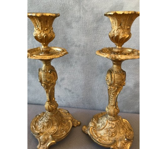 Paire de bougeoirs en bronze gilt d' epoch 19 ème de style Louis XV