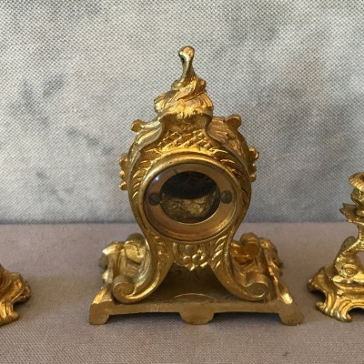 Ravissante petite pendule en bronze doré d'époque 19 ème Napoléon III