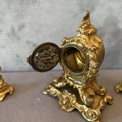 Ravissante petite pendule en bronze doré d'époque 19 ème Napoléon III