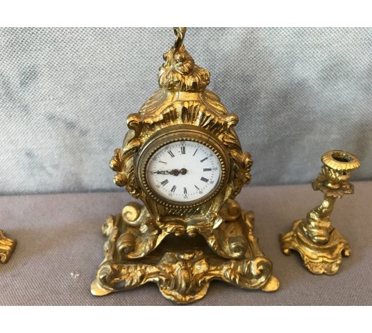 Ravissante petite pendule en bronze doré d'époque 19 ème Napoléon III