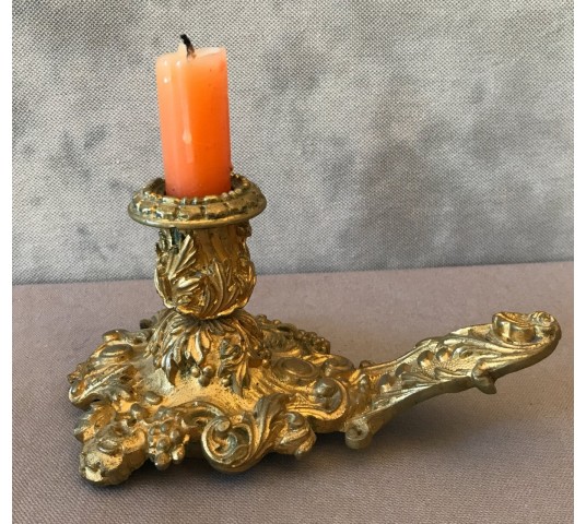 Petit bougeoir de hand en bronze gilt de style Louis XV d' epoch 19 ème